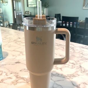 ✨40 Oz Stanley Tumbler - Driftwood✨